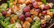 Ekspresowa sałatka z winogronami. Przygotujesz ją w zaledwie 10 minut