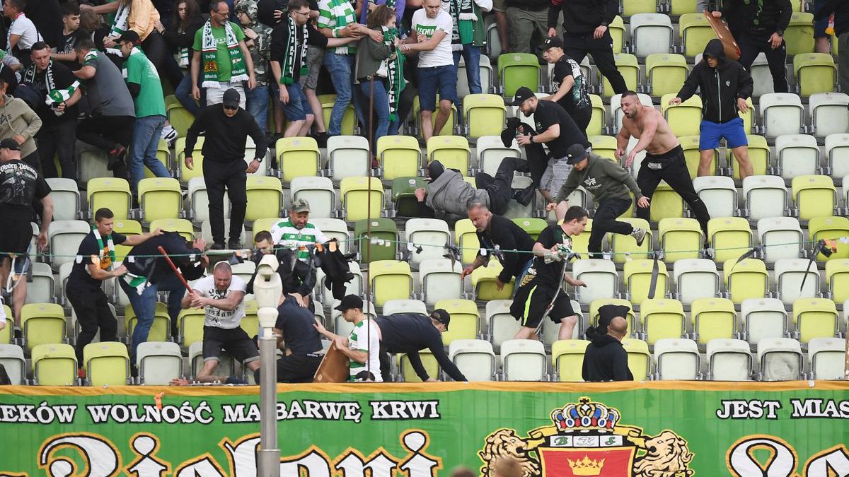 Zdjęcie okładkowe artykułu: Newspix / Press Focus / Na zdjęciu: bójka na stadionie w Gdańsku podczas meczu Lechii z Akademiją Pandev