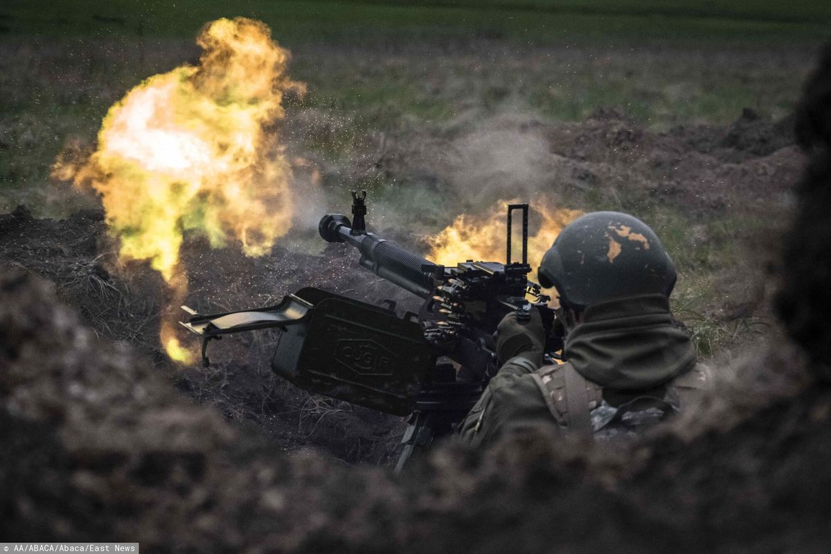 Ukraiński żołnierz z ckm