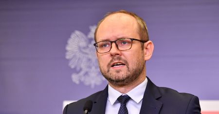 Polska pozostawiona sama sobie? MSZ o braku wsparcia z UE