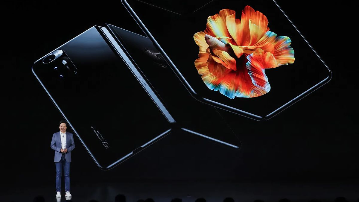 Xiaomi Mi Mix Fold to pierwszy smartfon na świecie z płynnym obiektywem 1