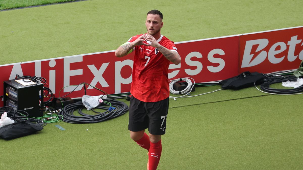 PAP/EPA / ABEDIN TAHERKENAREH / Na zdjęciu: Marko Arnautović