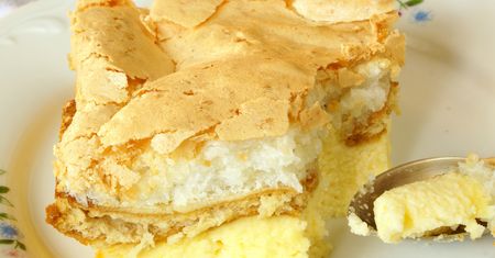 Moja babcia piecze to ciasto co weekend. Już sama nazwa wskazuje, że jest przepyszne