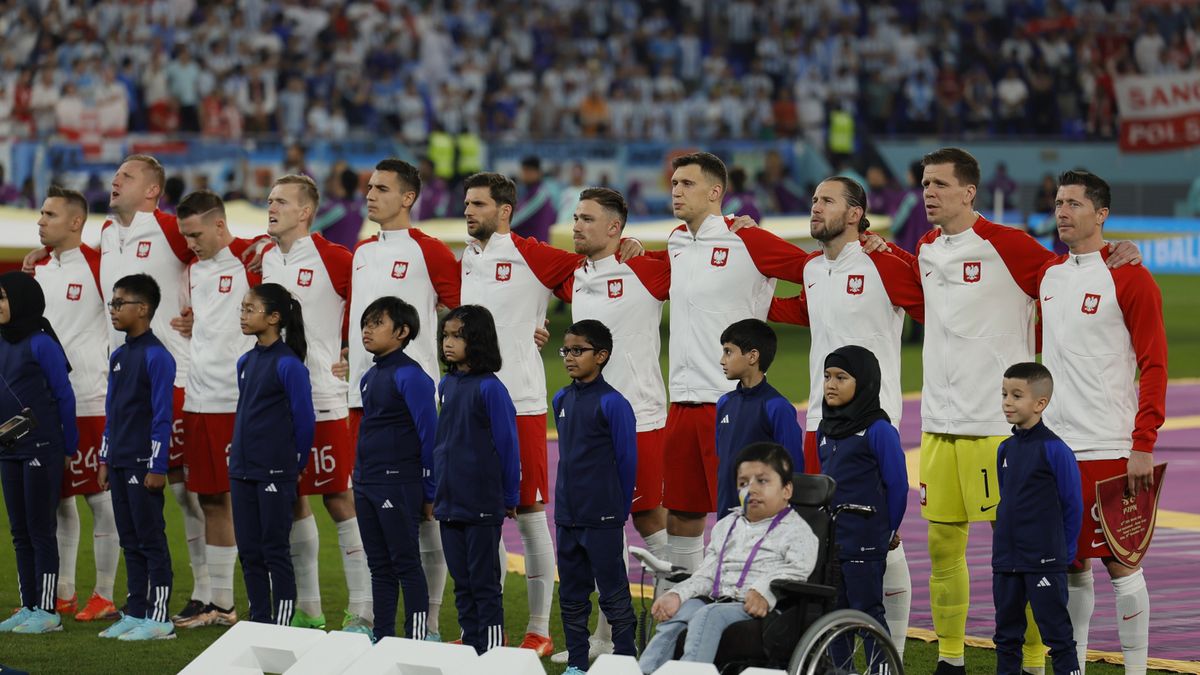 PAP/EPA / Ronald Wittek / Na zdjęciu: piłkarze reprezentacji Polski