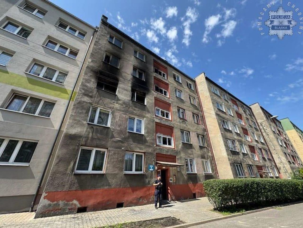 Chorzów: Tragiczny pożar bloku. Mężczyzna zginął w płomieniach, jego partnerka wyskoczyła z okna