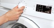 Rób pranie w tej temperaturze. Korzyści zauważysz natychmiast