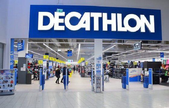 Puste półki zmuszają Decathlon do zamknięcia w Rosji
