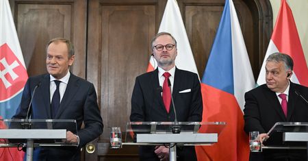 Spięcie Tuska z Orbanem podczas szczytu V4. Padło niewygodne pytanie