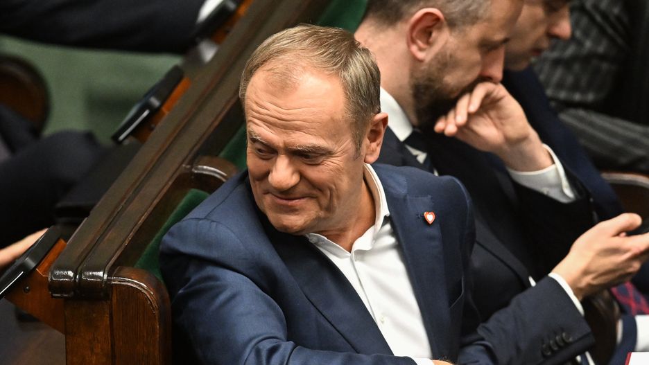 Donald Tusk
Radek Pietruszka
X kadencja, 10, 10., Dziesi�ta, kadencji, �awy rz�dowe, obrad, Obrady, plenarna, polityk polityka, Polityka, posiedzenie, Posiedzenie Sejmu, pos�owie, Sala plenarna posiedze� obrad, sala posiedze�, sejm, Sejm RP, sejmu