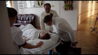 Mieszkańcy szacują szkody i wyrażają swój gniew po ataku na szkołę