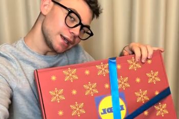 Tiktoker pokazał świąteczną paczkę od Lidla. Pracownicy są oburzeni