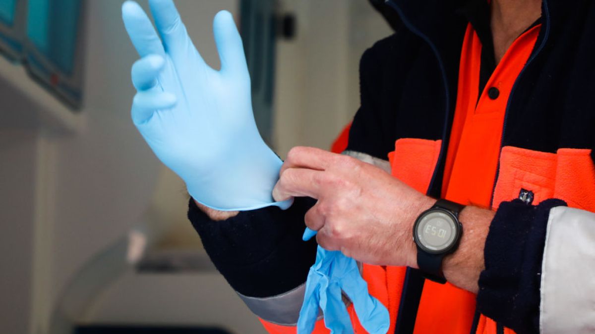 Kobieta ugryzła ratownika medycznego