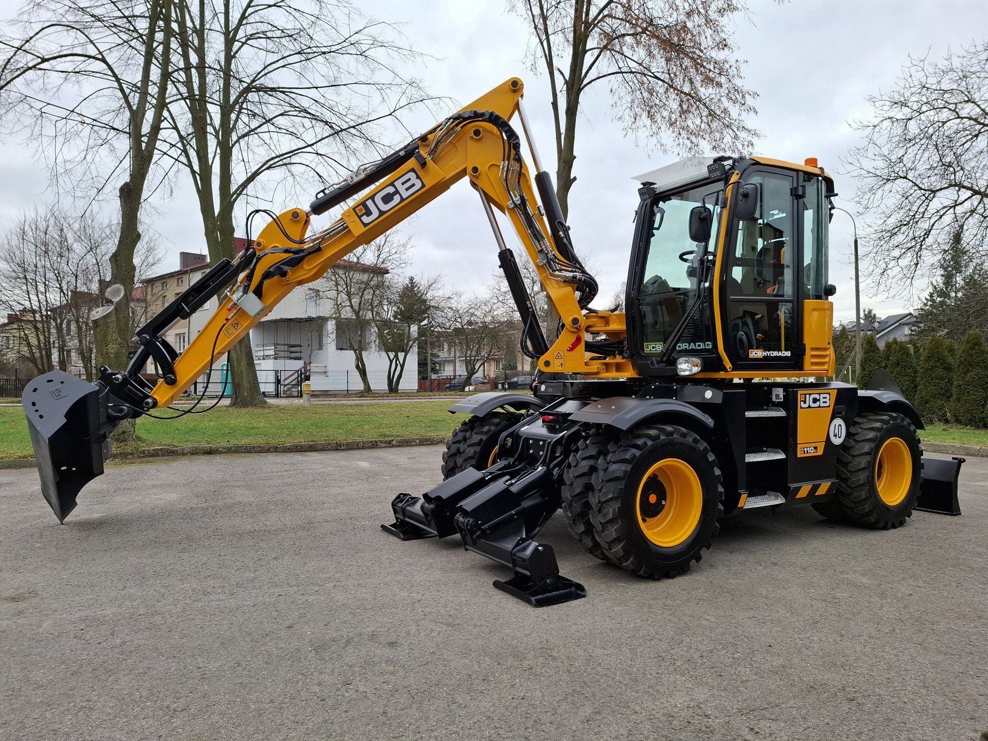 Z puli dofinansowania zostało już zakupione pierwsze duże urządzenie. To koparko-ładowarka o wartości 792 735 złotych wraz z pełnym osprzętem.