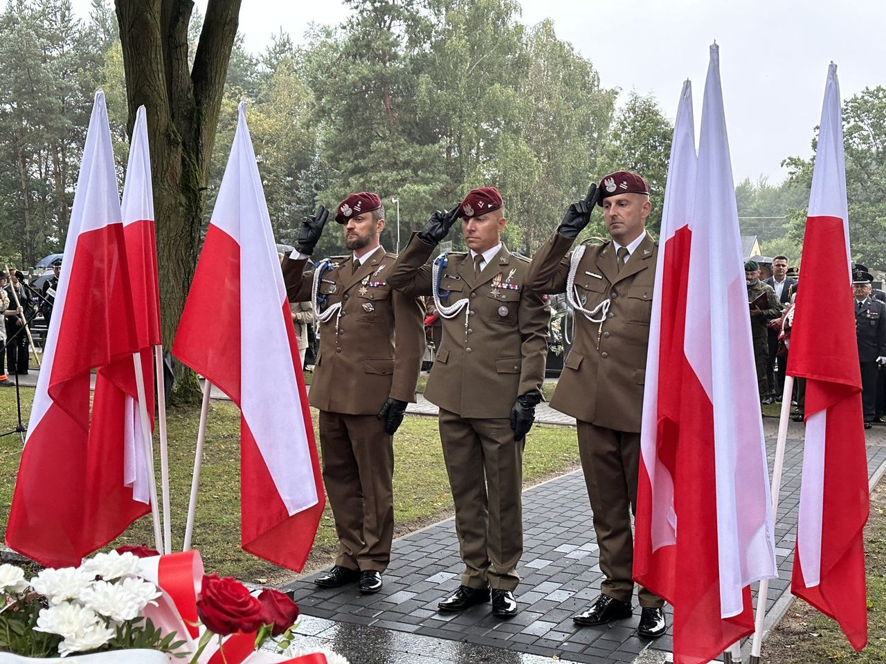 Bełchatów: Uroczystości wrześniowe. Salwa honorowa dla poległych żołnierzy