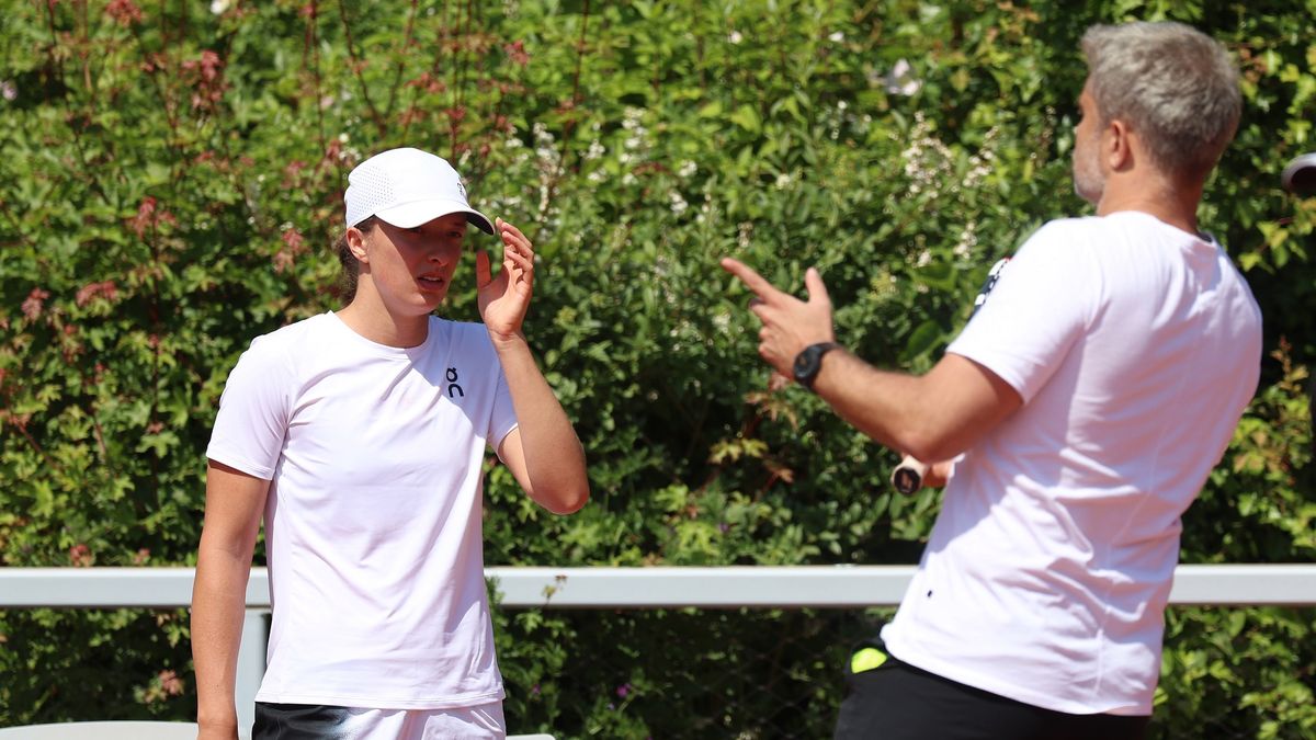 Getty Images / Clive Brunskill / Na zdjęciu: Iga Świątek i Tomasz Wiktorowski.