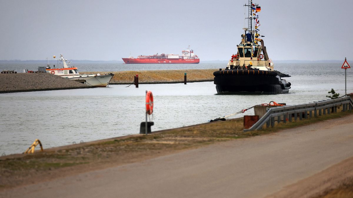 The Coral Furcata LNG vessel, operated by Anthony Veder Group NV, left, in the Baltic Sea near Lubmin, Germany, on Saturday, Jan. 14, 2023. At Lubmin, the Neptune LNG floating storage regasification unit (FSRU) will pump at least 4.5 billion cubic meters of gas per year into the German grid, equal to about 8% of the transport capacity of the key Russian Nord Stream pipeline that was put out of operation following blasts in September. Photographer: Krisztian Bocsi/Bloomberg via Getty Images