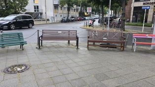 Delegacja z Warszawy odwiedziła ławkę w Berlinie