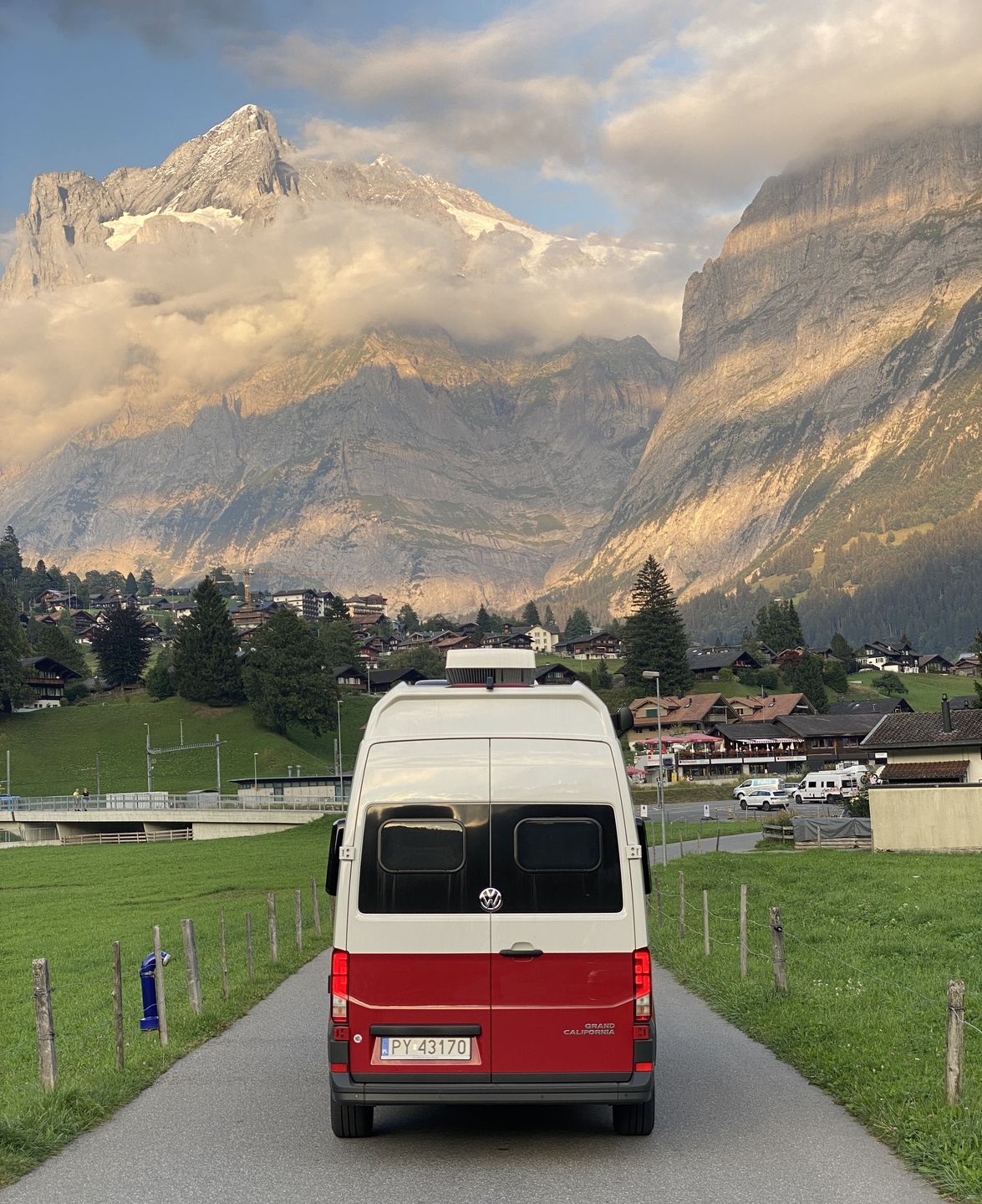 Podróż kamperem po Szwajcarii – Grindelwald