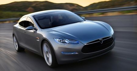 Tesla Model S wchodzi w fazę testów drogowych [wideo]
