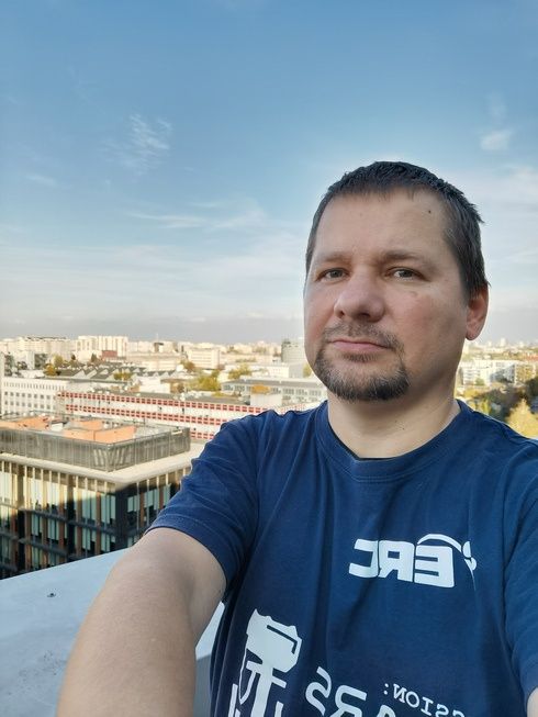 Huawei Mate 30 Pro selfie dalej