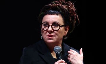 Olga Tokarczuk kontra naczelni polskich mediów. "AI to narzędzie, nigdy autor"
