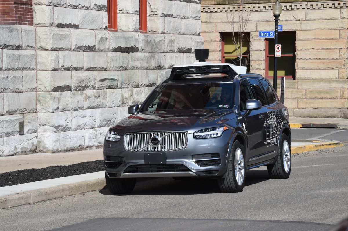 Uber wznowi testy autonomicznych samochodów po śmiertelnym potrąceniu