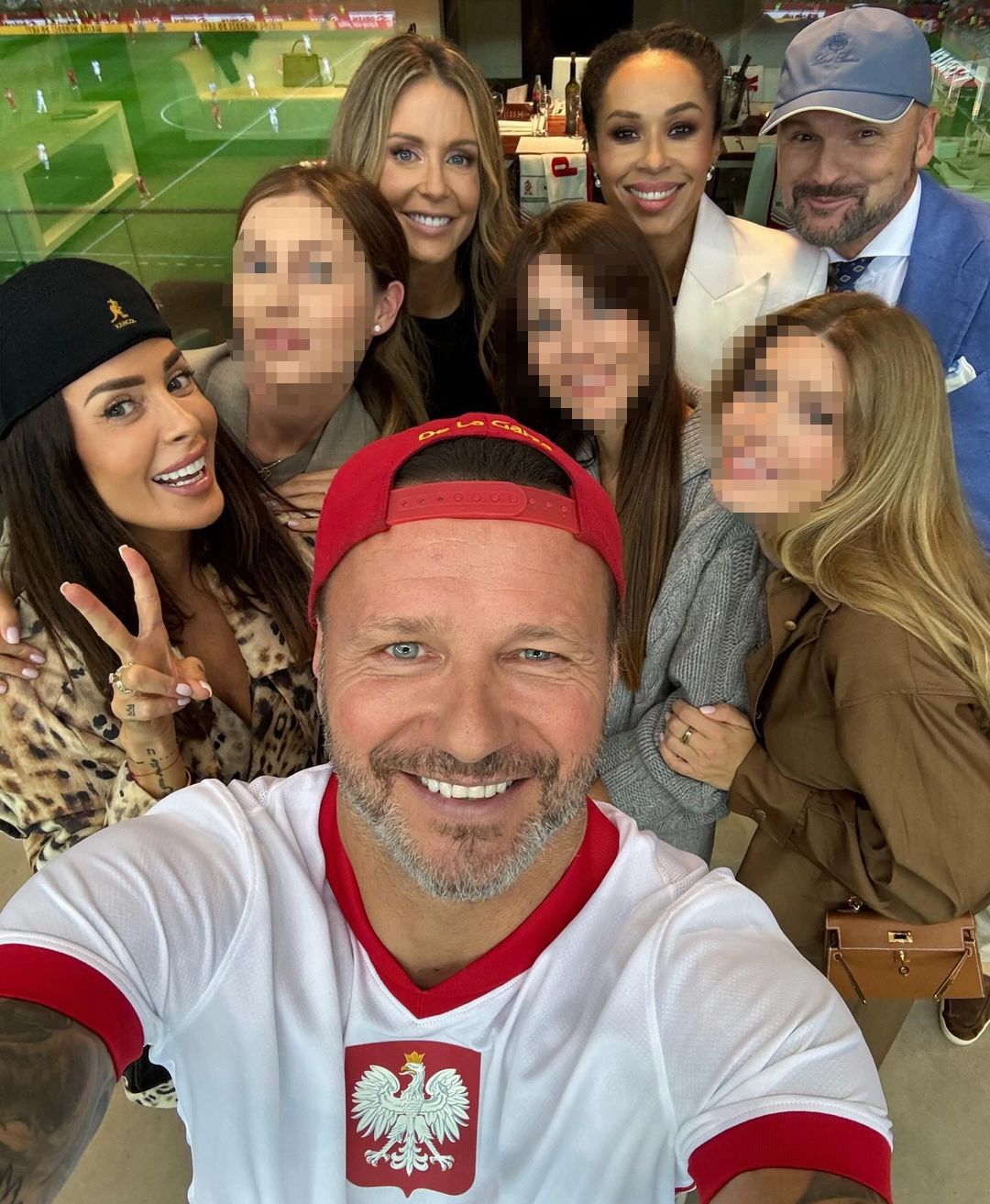 Magda Pieczonka, Rafał Brzoska, Omenaa Mensah, Radosław Majdan i Małgorzata Rozenek na meczu Polska-Turcja
