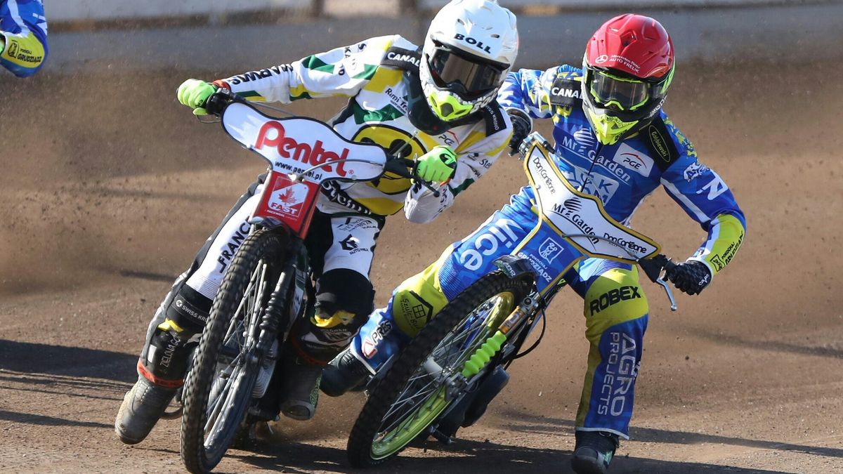 WP SportoweFakty / Michał Szmyd / Na zdjęciu: Łaguta (czerwony) i Vaculik (biały)