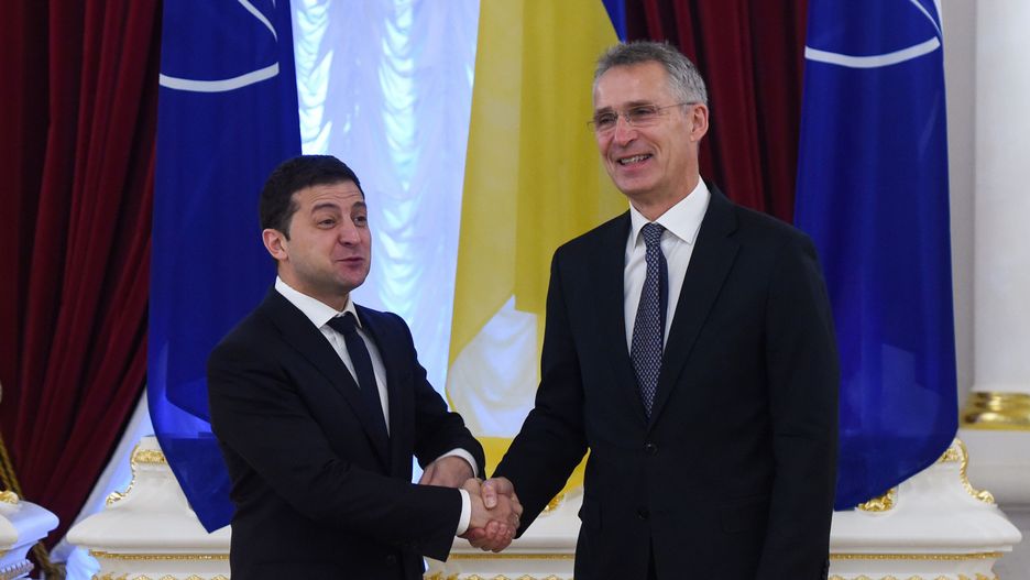 Prezydent Ukrainy Wołodymyr Zełenski oraz sekretarz generalny NATO Jens Stoltenberg.