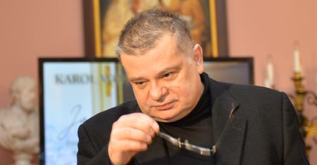 Globisz zaczyna chodzić! Jego stan ciągle się poprawia
