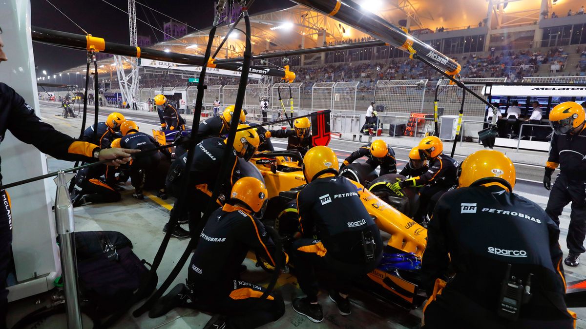 pit-stop w wykonaniu McLarena