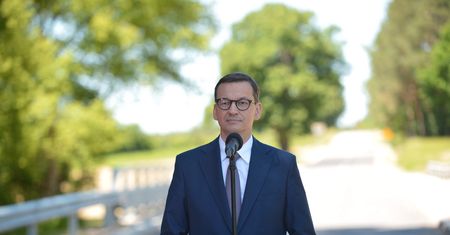 Morawiecki zawnioskował o niejawne posiedzenie Sejmu "ws. ataków cybernetycznych"