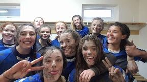 Zawodniczki pozowały nago do kalendarza. Odważne studentki na ustach kibiców