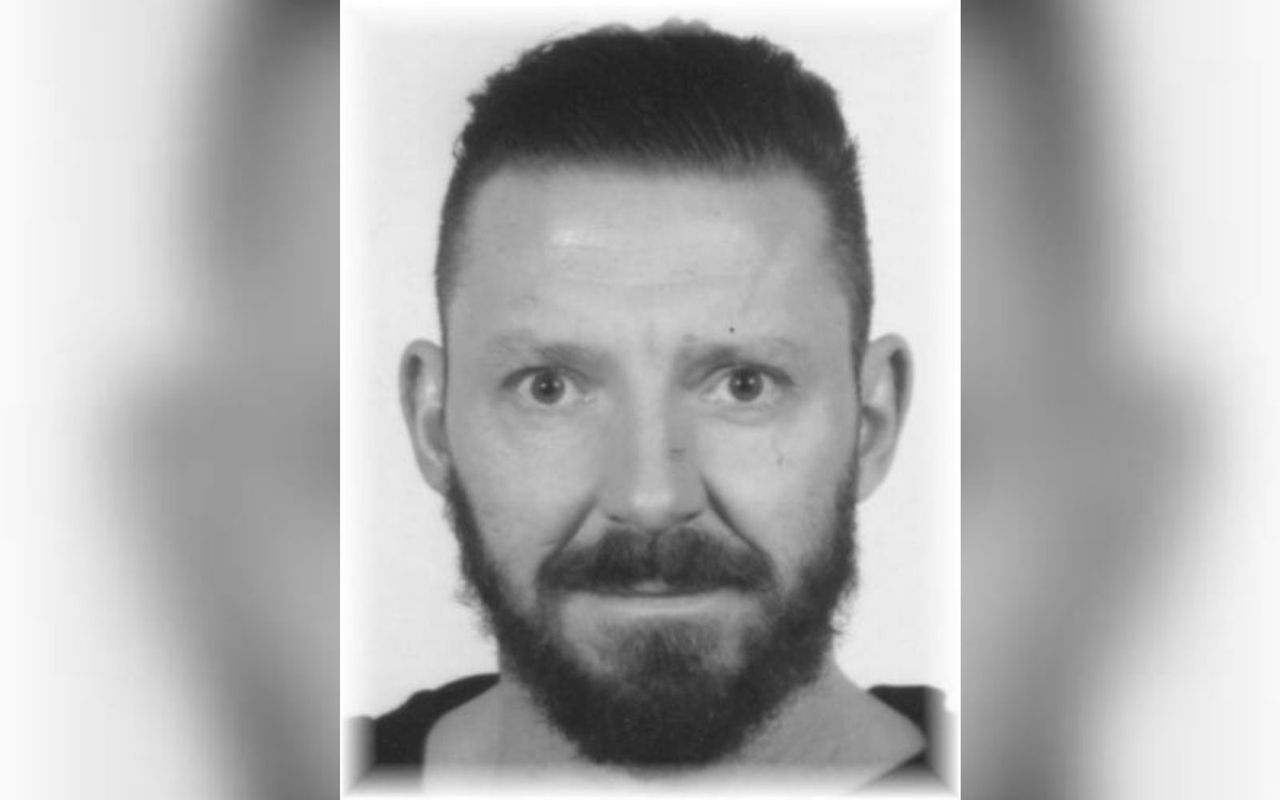 Paweł Kozanecki poszukiwany. To adwokat od "trumny na kółkach"