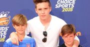 Brooklyn Beckham, Romeo Beckham, Cruz Beckham. Synowie Victorii i Davida Beckhamów na rozdaniu sportowych nagród [zdjęcia]