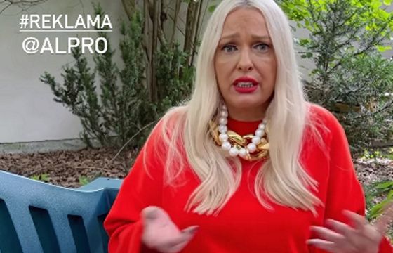 Caroline Derpienski chce od Danone 50 mln złotych zadośćuczynienia i przeprosin za żartobliwą reklamę z Nosowską