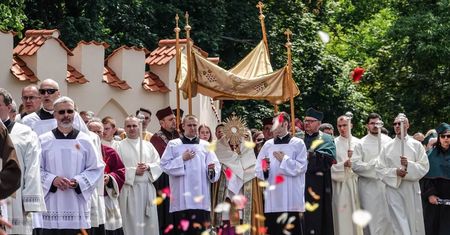 Boże Ciało w Lublinie. Zmiany tras 16 linii i utrudnienia na kilkudziesięciu ulicach