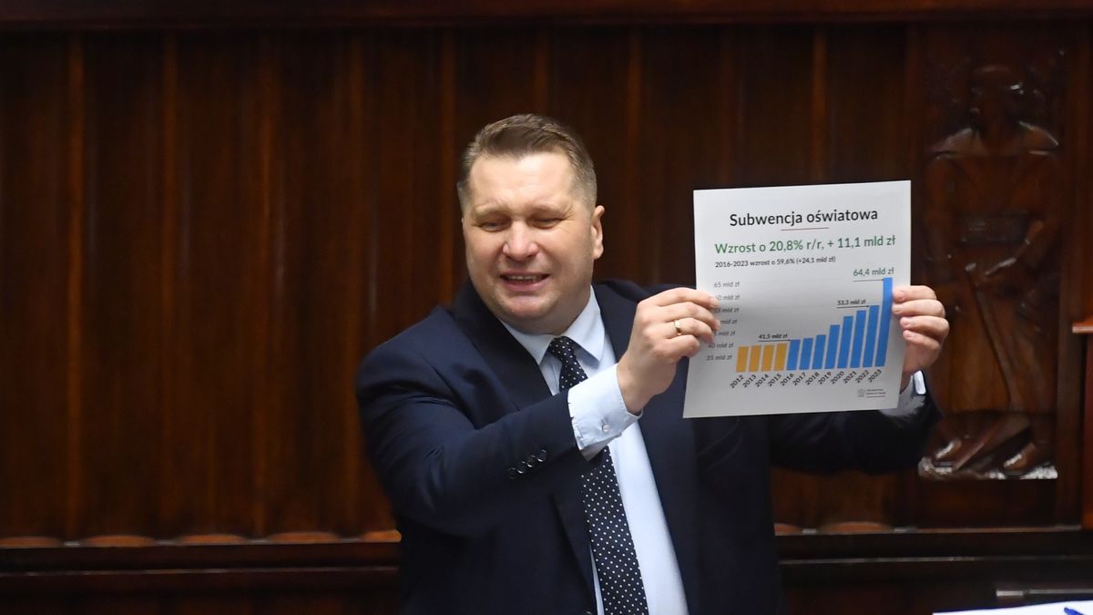 Przemysław Czarnek
Warszawa, 07.02.2023. Minister edukacji i nauki Przemys�aw Czarnek na sali plenarnej Sejmu w Warszawie, 7 bm. Sejm ma si� zaj�� m.in. projektem nowelizacji tzw. ustawy wiatrakowej. (sko) PAP/Piotr Nowak
Piotr Nowak
9, 9., dziewi�ta, IX, kadencja, kadencji, polityk, polityka, posiedzenie, sala obrad, sejm, Sejmu