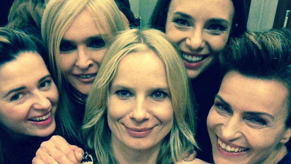 Agnieszka Grochowska, Magda Cielecka, Monika Olejnik, Anna Czartoryska  i Danuta Stenka
Fotografia: Facebook.pl