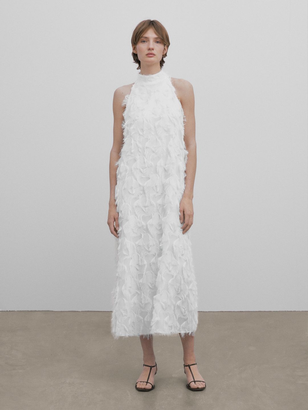 Biała sukienka Massimo Dutti 