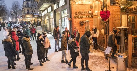 Zakopane. Tłumy na Krupówkach i nad Morskim Okiem, korki na Zakopiance
