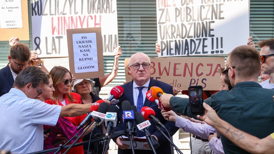Posiedzenie PKW ws. finansowania kampanii PiS
Fot. Michal Zebrowski/East News, Warszawa, 29.08.2024.  Posiedzienie Panstwowej Komisji Wyborczej w sprawie finansowania kampanii PiS. Konferencja przewodniczacego Sylwestra Marciniaka (n/z).
Michal Zebrowski