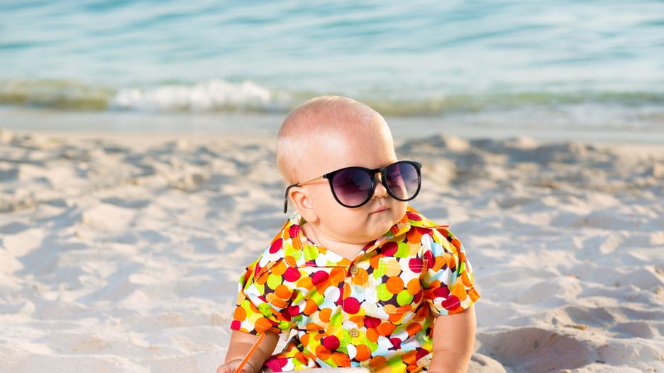 Pobyt z dzieckiem na plaży – o czym warto pamiętać?