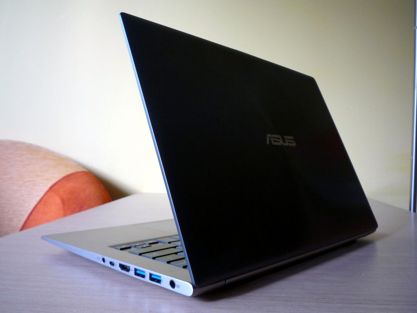 Asus Zenbook Prime UX32VD – niesamowity. Miał być [test] 2