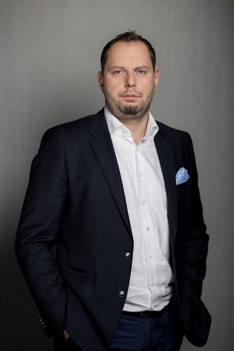 Król informatycznych przejęć. Nawet wejście na giełdę sobie kupił