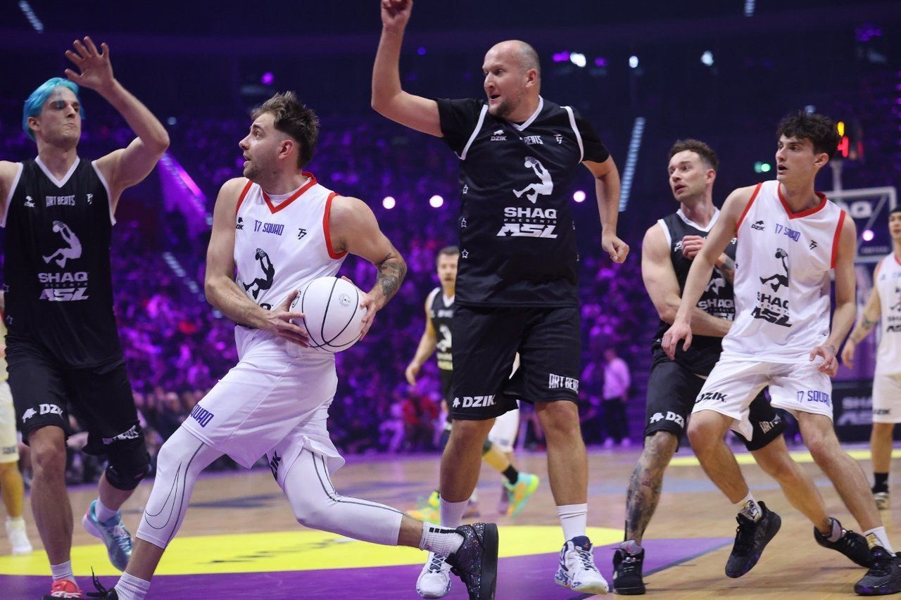 Tomasz Tomanek w akcji w czasie pierwszej edycji Shaq Presents All Stars League w Gliwicach w marcu 2025 roku.