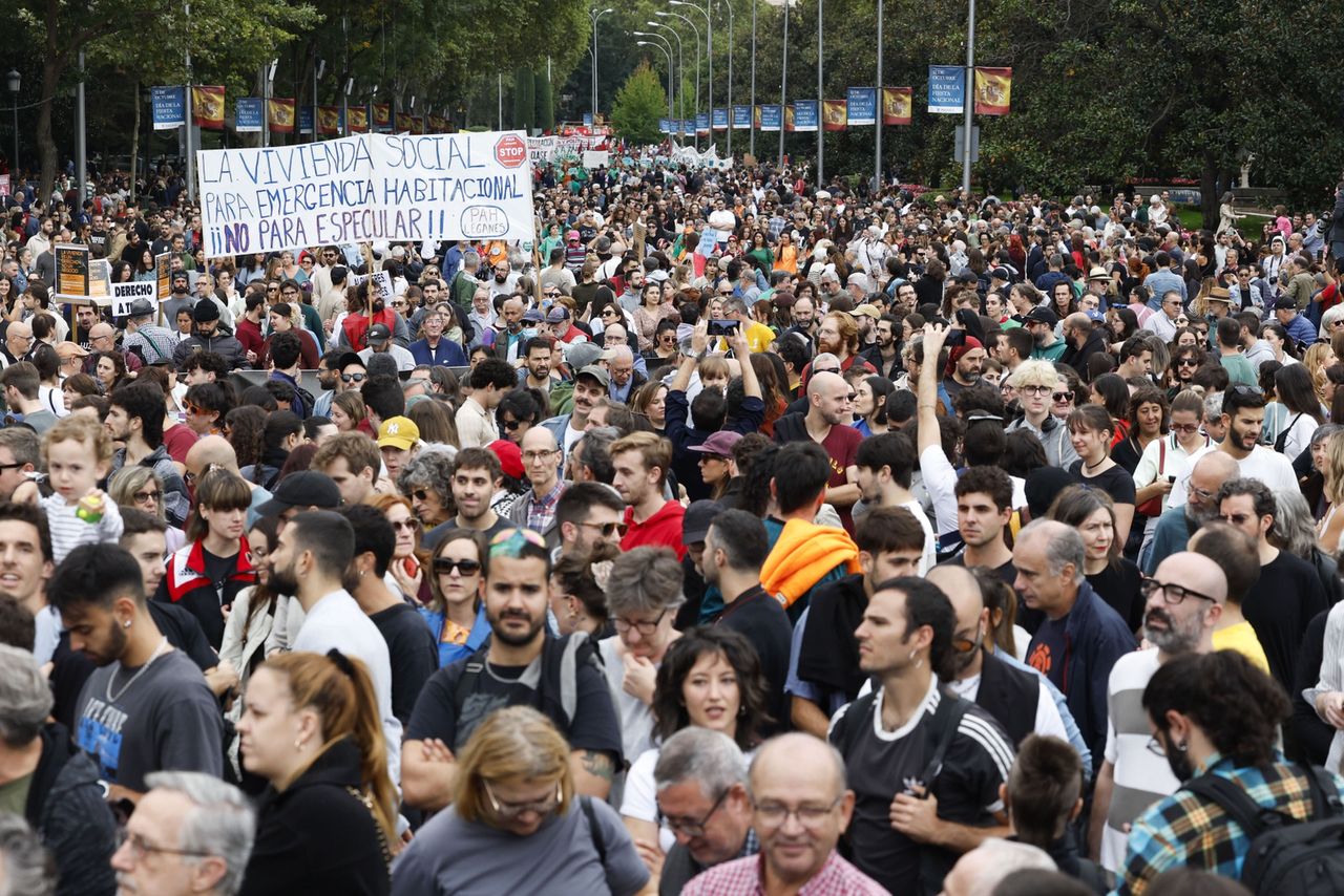 Such crowds appeared at the protest in Madrid.