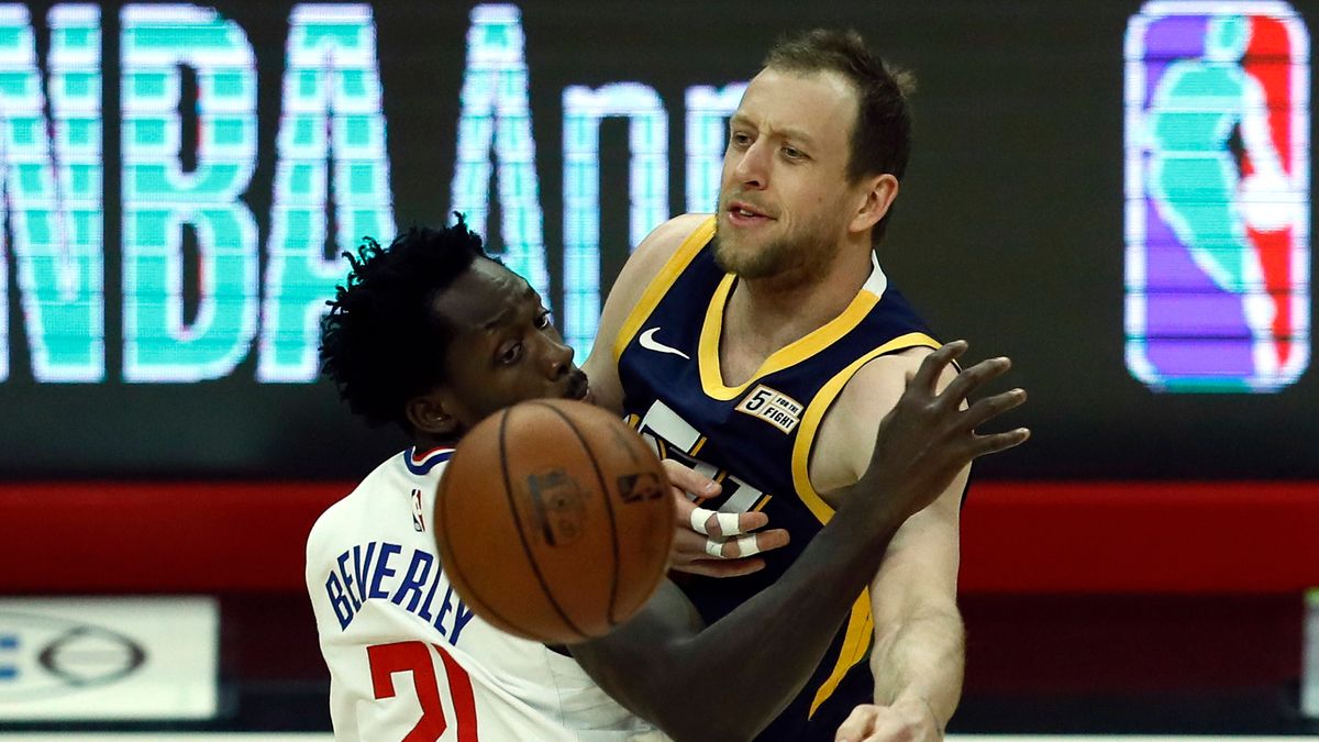 PAP/EPA / ETIENNE LAURENT / Na zdjęciu: Joe Ingles (z prawej)