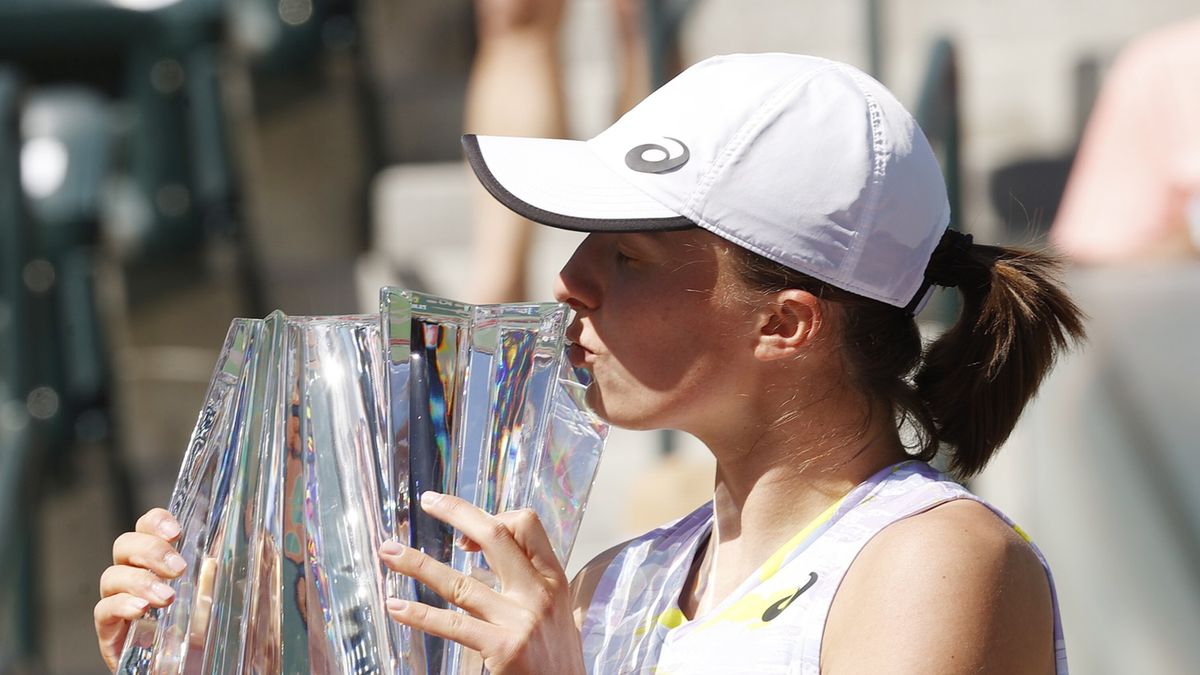 PAP/EPA / JOHN G. MABANGLO / Na zdjęciu: Iga Świątek, mistrzyni BNP Paribas Open 2022