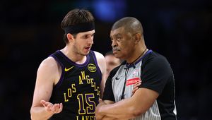 To zmieniło się w play-offach ligi NBA. Sędziowie częściej odgwizdują faule